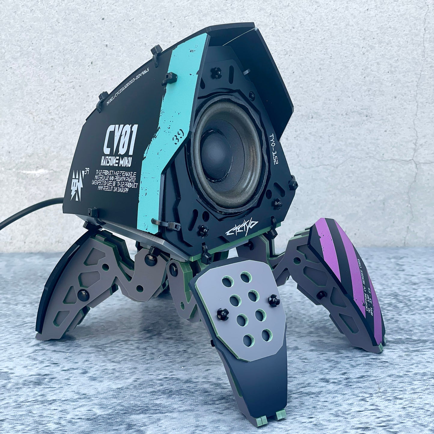 Four-legged speaker unit Hatsune Miku ver.