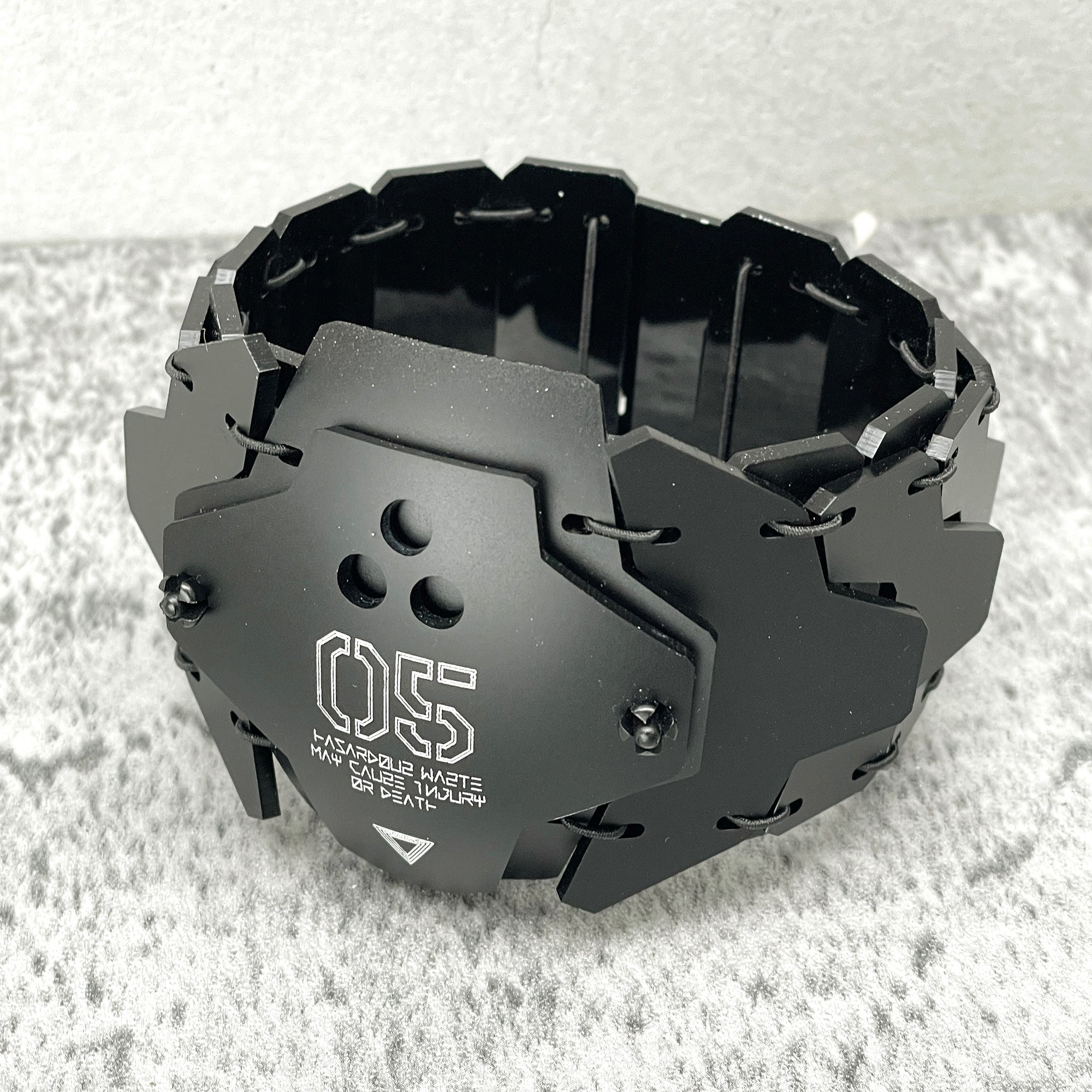 中央町戦術工芸　伸縮装甲バンド E-05 リストバンド[wristband] – 中央町戦術工芸