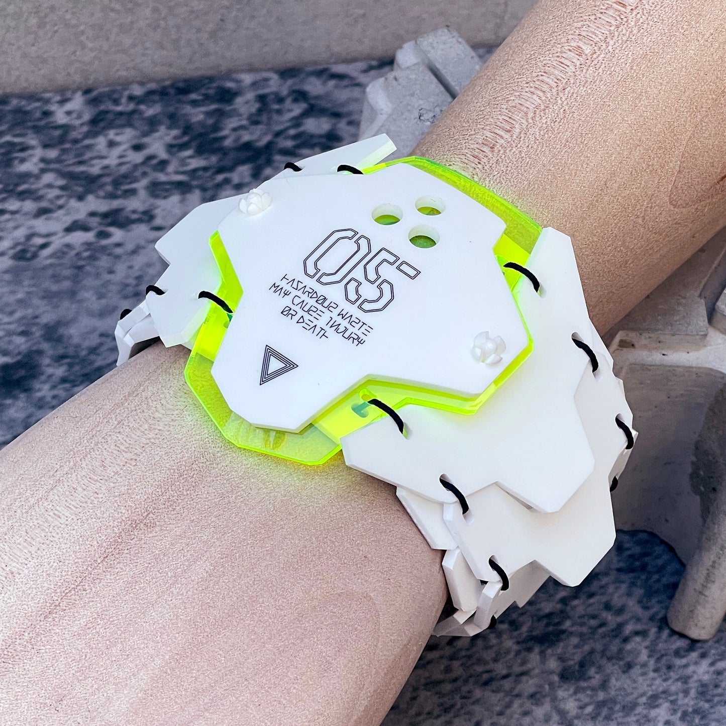 伸縮装甲バンド E-05 limited color