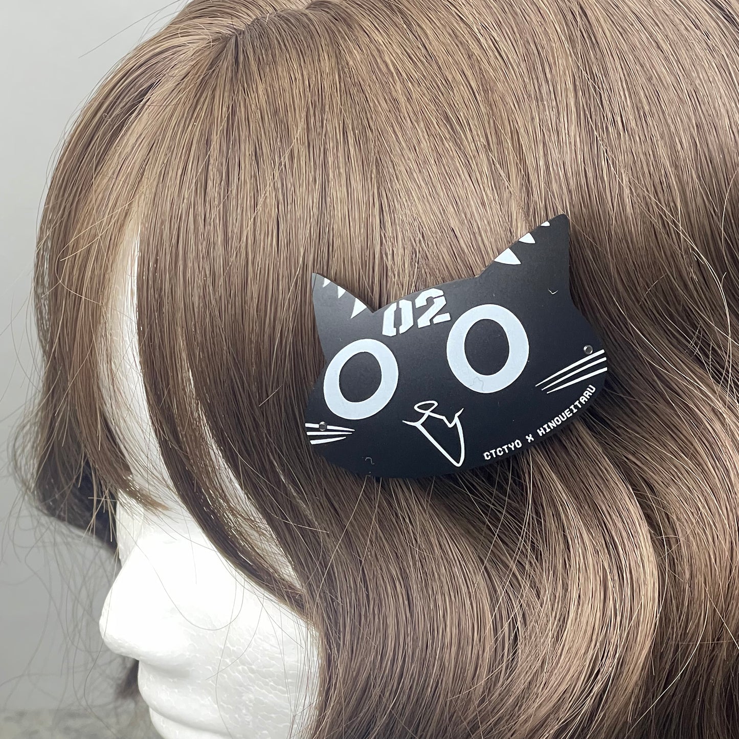いたる猫 アクリルバレッタ