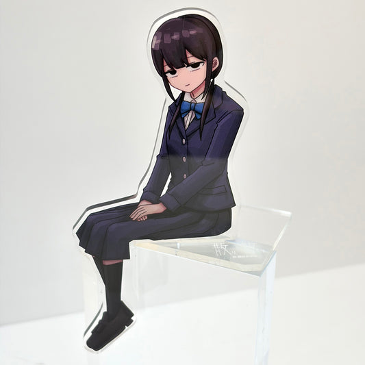 「散り散り」座るアクリルスタンド